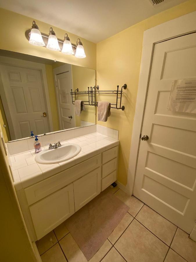 Small Private La Bedroom W Wifi - Private Fridge - Ac Near Usc - Exposition Park - Usc Memorial Coliseum - Banc Of California Bmo Stadium - Downtown Los Angeles Dtla - University Of Southern California Usc!!! Zewnętrze zdjęcie